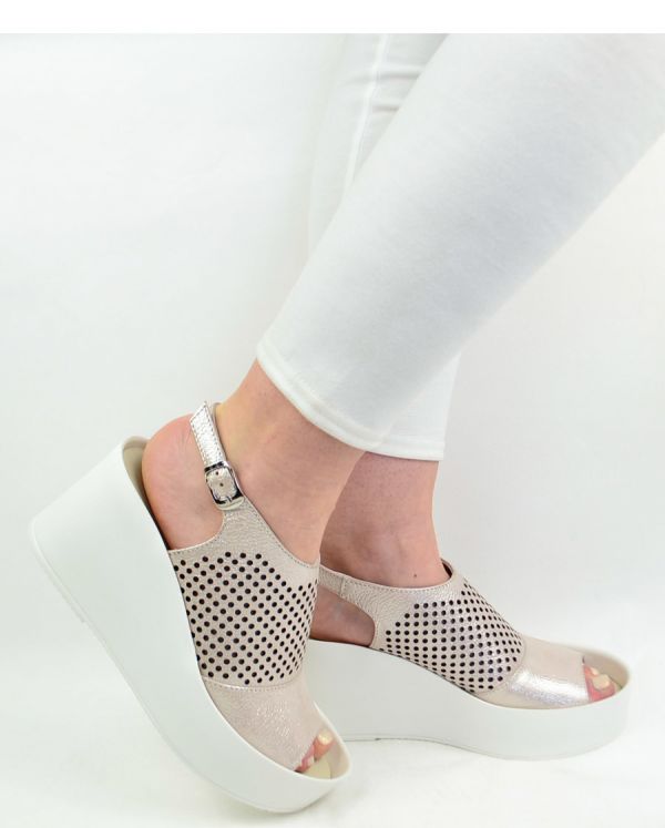 Босоножки на белой платформе Summer Pearl
